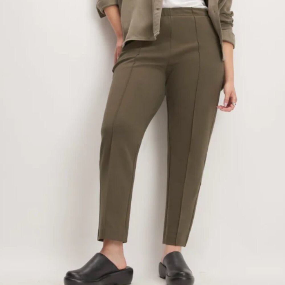 NWT Everlane The Dream Pant in Dark Forest, M